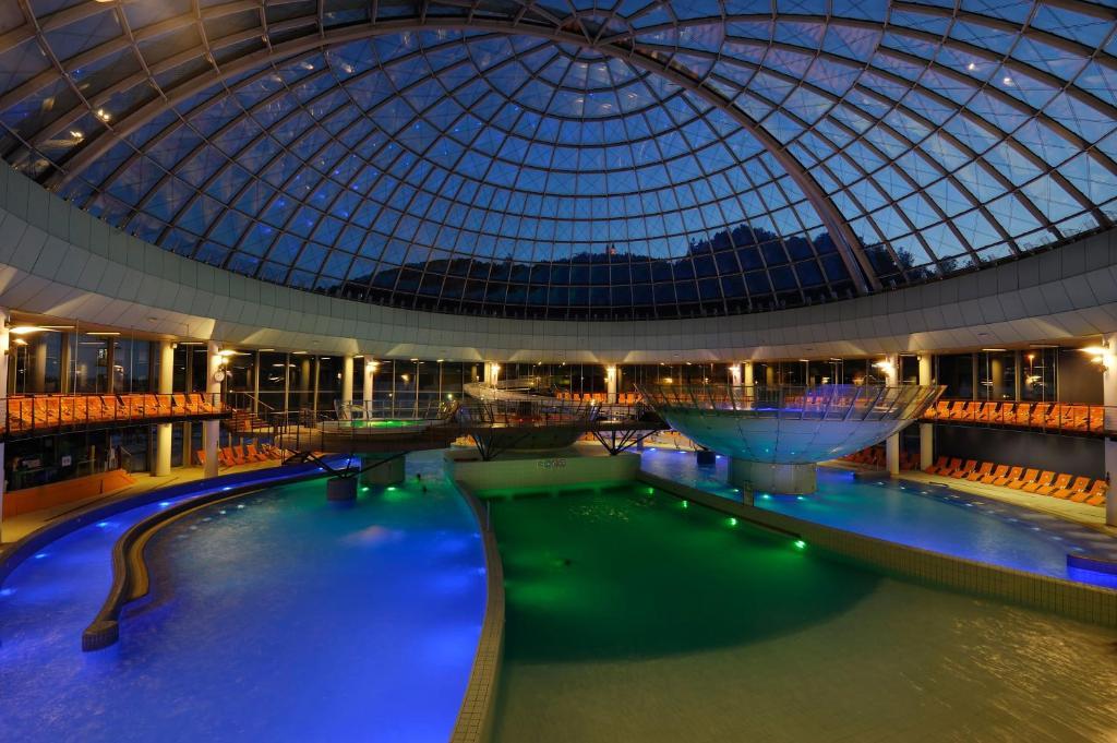 Hotel Thermana Park Lasko**** Superior Экстерьер фото